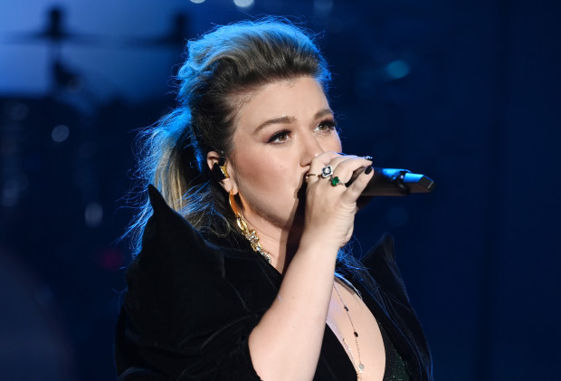 Kelly Clarkson Starts Vegas Residency With Twist on Harry Styles Cover all-available